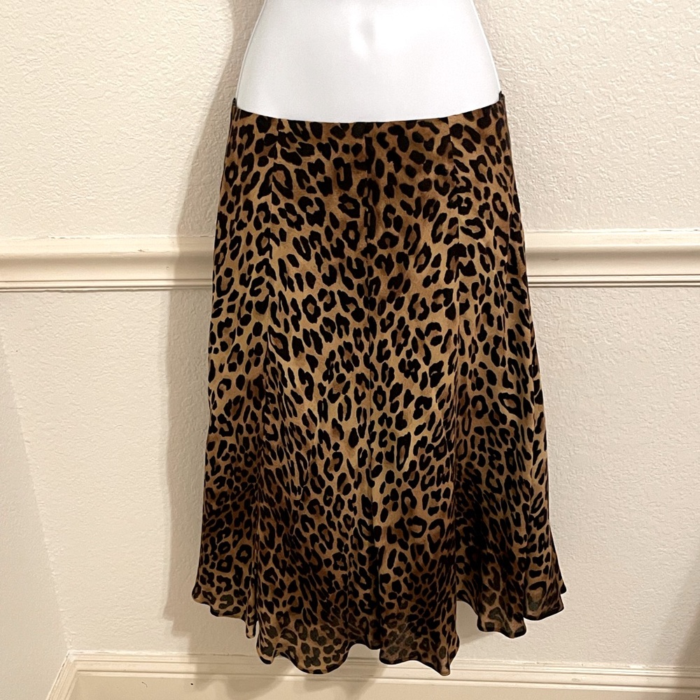 Jones New York Ladies Skirt animal print size 2 Petite